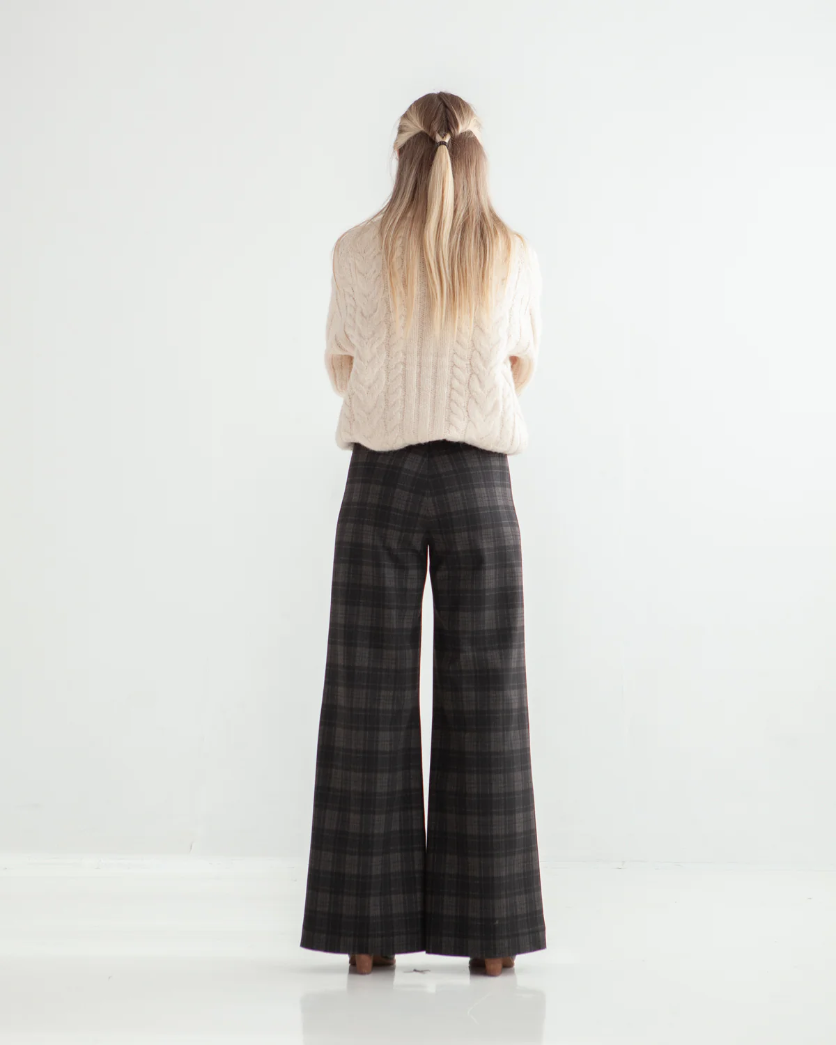 Ayla Pant - Image 5